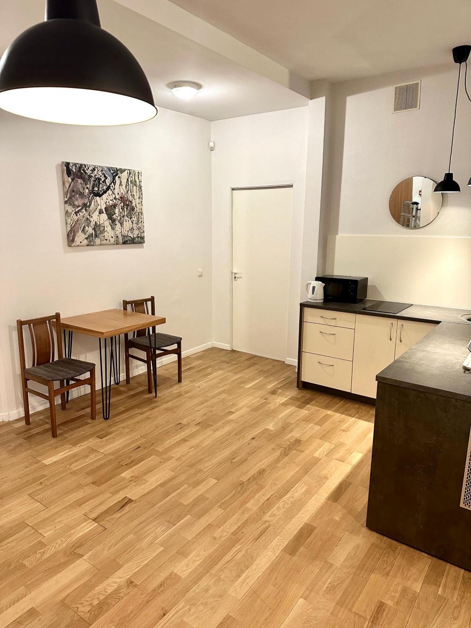 Mini Home Bookshop Studios Вильнюс Экстерьер фото